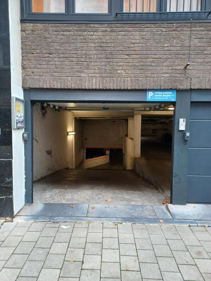 Апартаменты The Banker Antwerpen - Free Parking Экстерьер фото